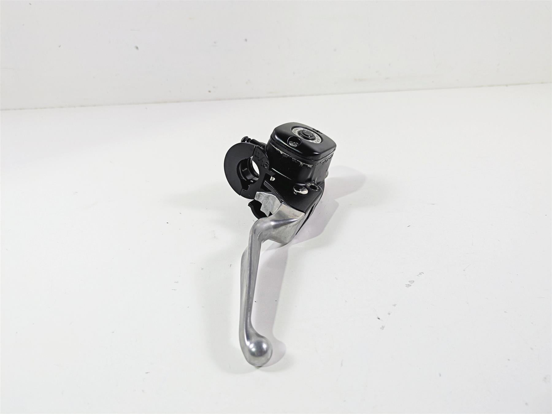 2014 Harley FXDF Dyna Fat Bob Front Brake Master Cylinder 11/16 45170-08F {{ shop.shopifyCountryName }} - Mototech271