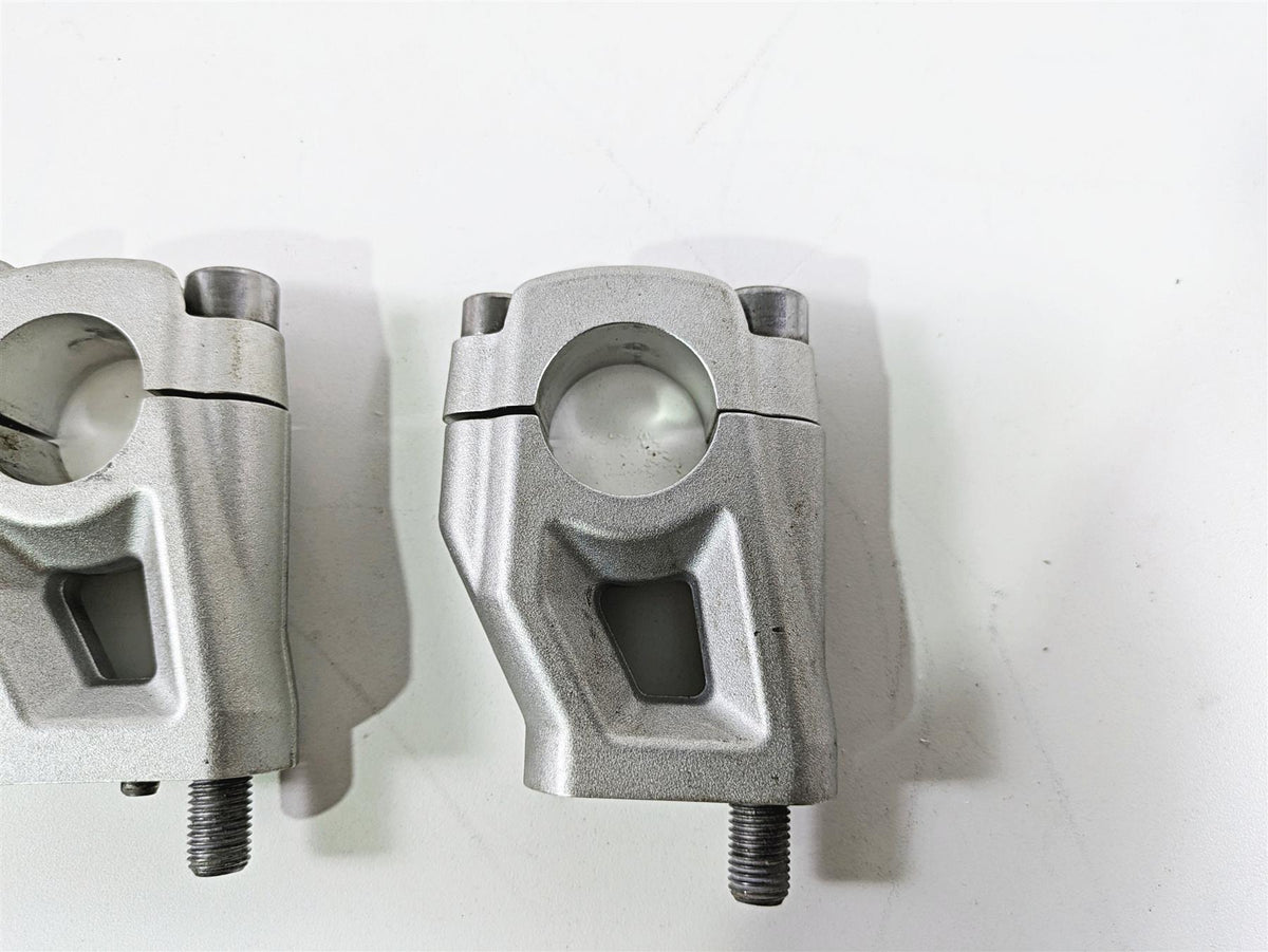 2015 Triumph Tiger Explorer XC Oem Handlebar Riser Holder Set T2040813 {{ shop.shopifyCountryName }} - Mototech271