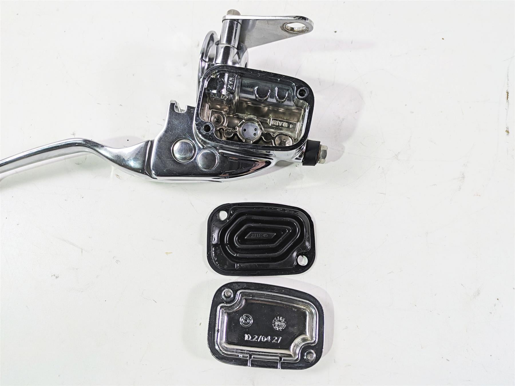 2010 Harley Touring FLHXSE CVO Street Glide Front Brake Master Cylinder 42102-08 {{ shop.shopifyCountryName }} - Mototech271