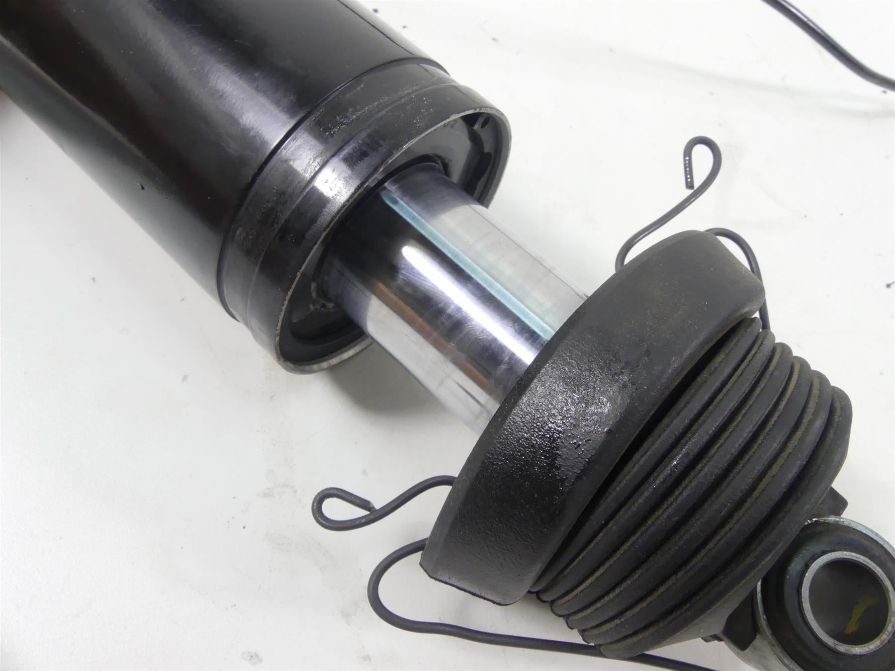 2012 Harley Touring FLHX Street Glide Rear 12" Air Shock Damper Set 54662-09 {{ shop.shopifyCountryName }} - Mototech271