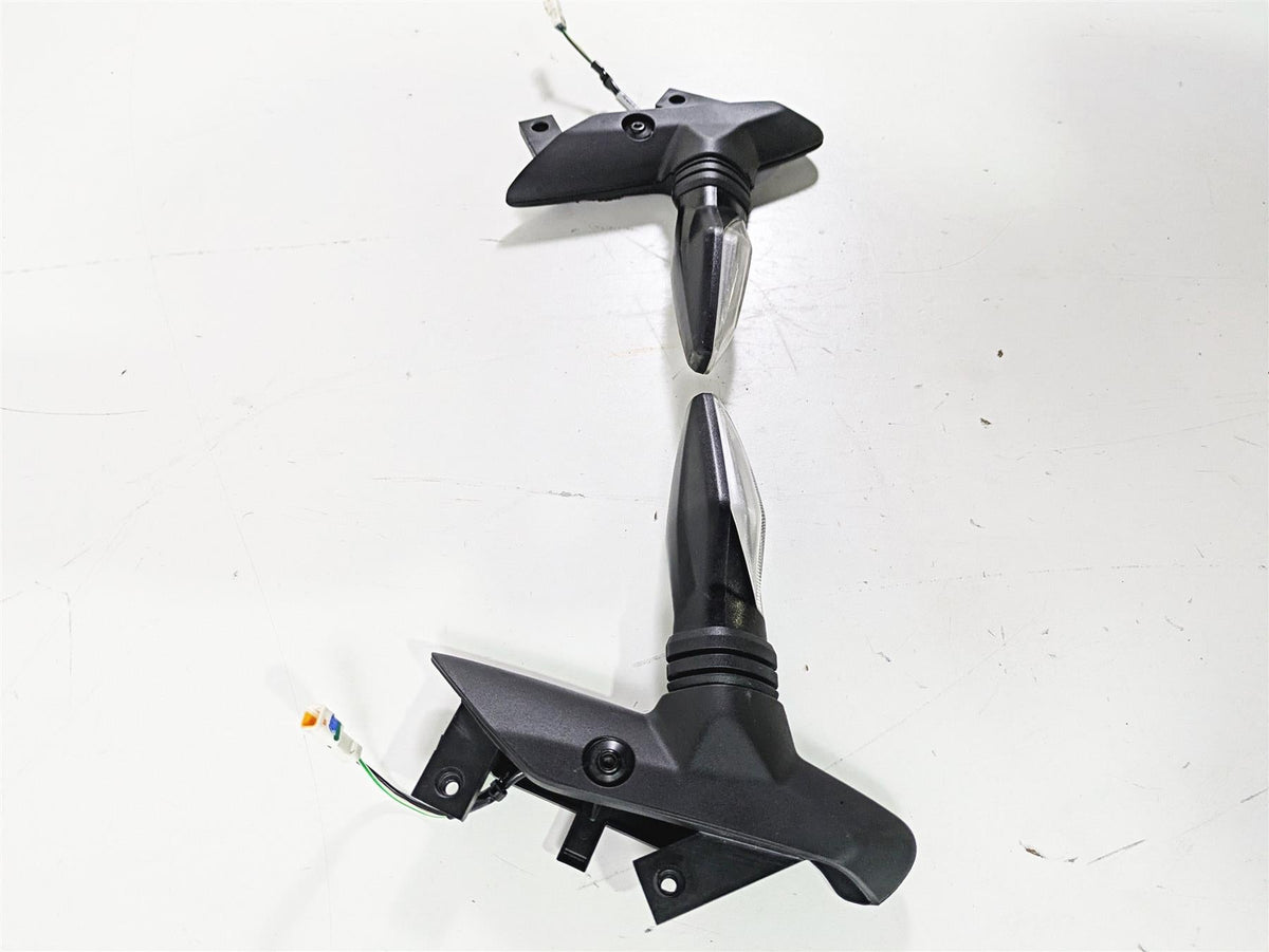 2023 Ducati Monster 937 SP Front Blinker Turn Signal Set 53010464B {{ shop.shopifyCountryName }} - Mototech271