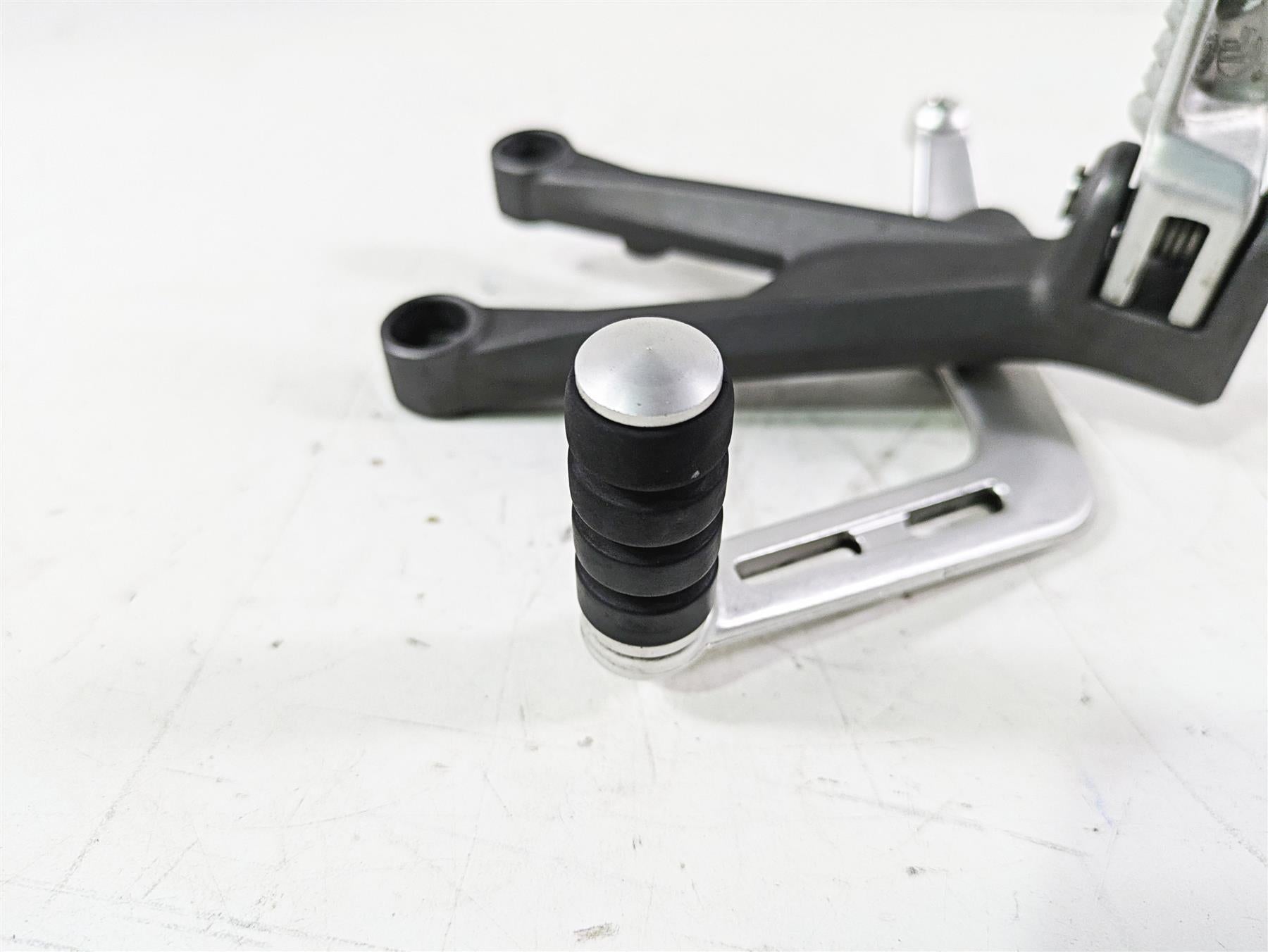 2020 Triumph Daytona 765 Moto2 Left Rider Footpeg & Shifter T2083381 T2082931 {{ shop.shopifyCountryName }} - Mototech271