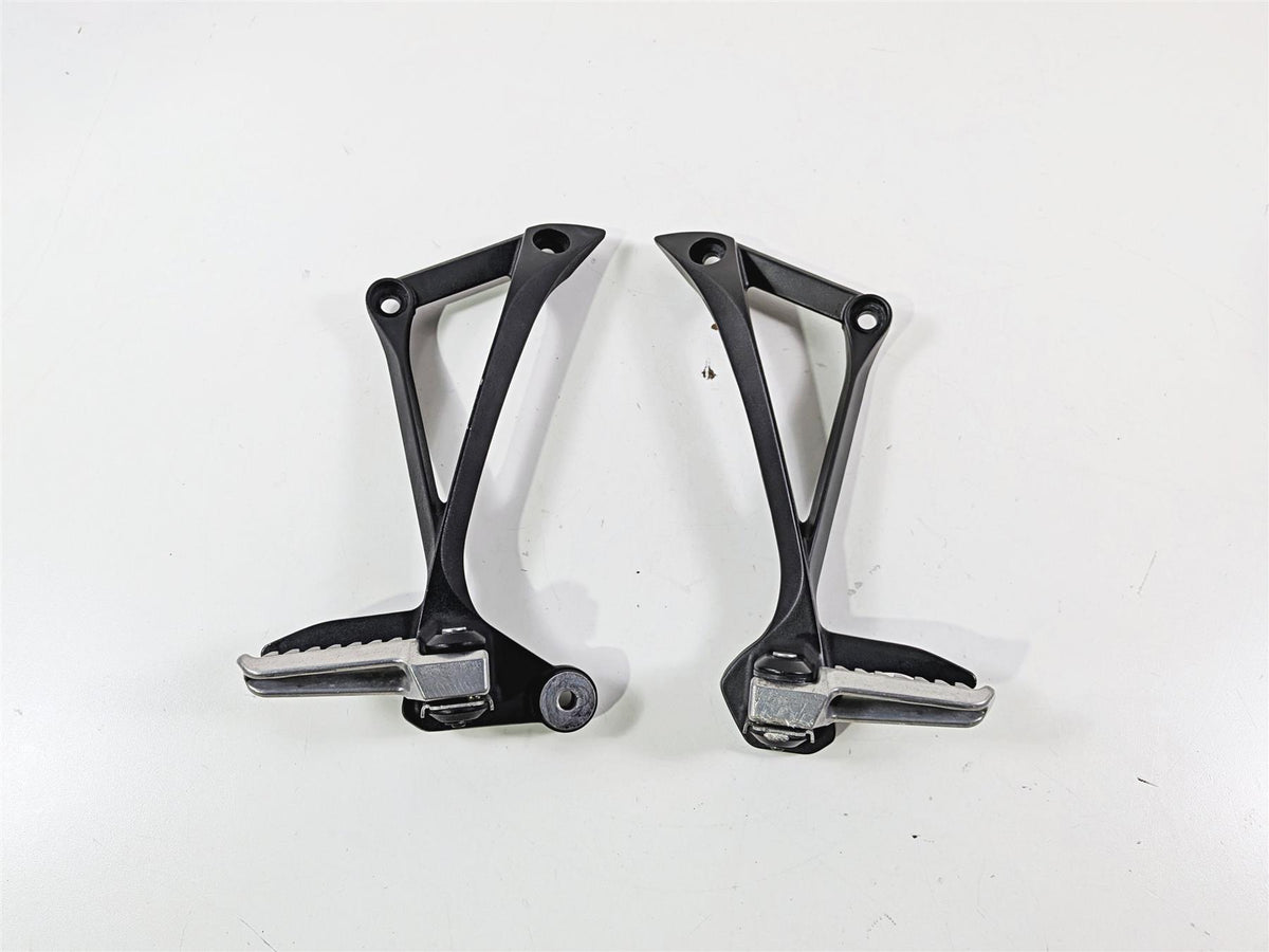 2022 Kawasaki ZX10R ZX1000 Ninja Passenger Foot Peg Rest Set 35063-0700-18R {{ shop.shopifyCountryName }} - Mototech271