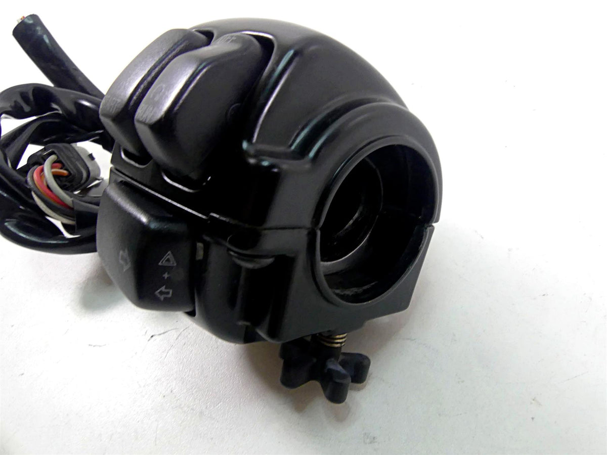 2015 Harley VRSCF Muscle V-Rod Right Hand Control Switch - Read 71684-06A {{ shop.shopifyCountryName }} - Mototech271