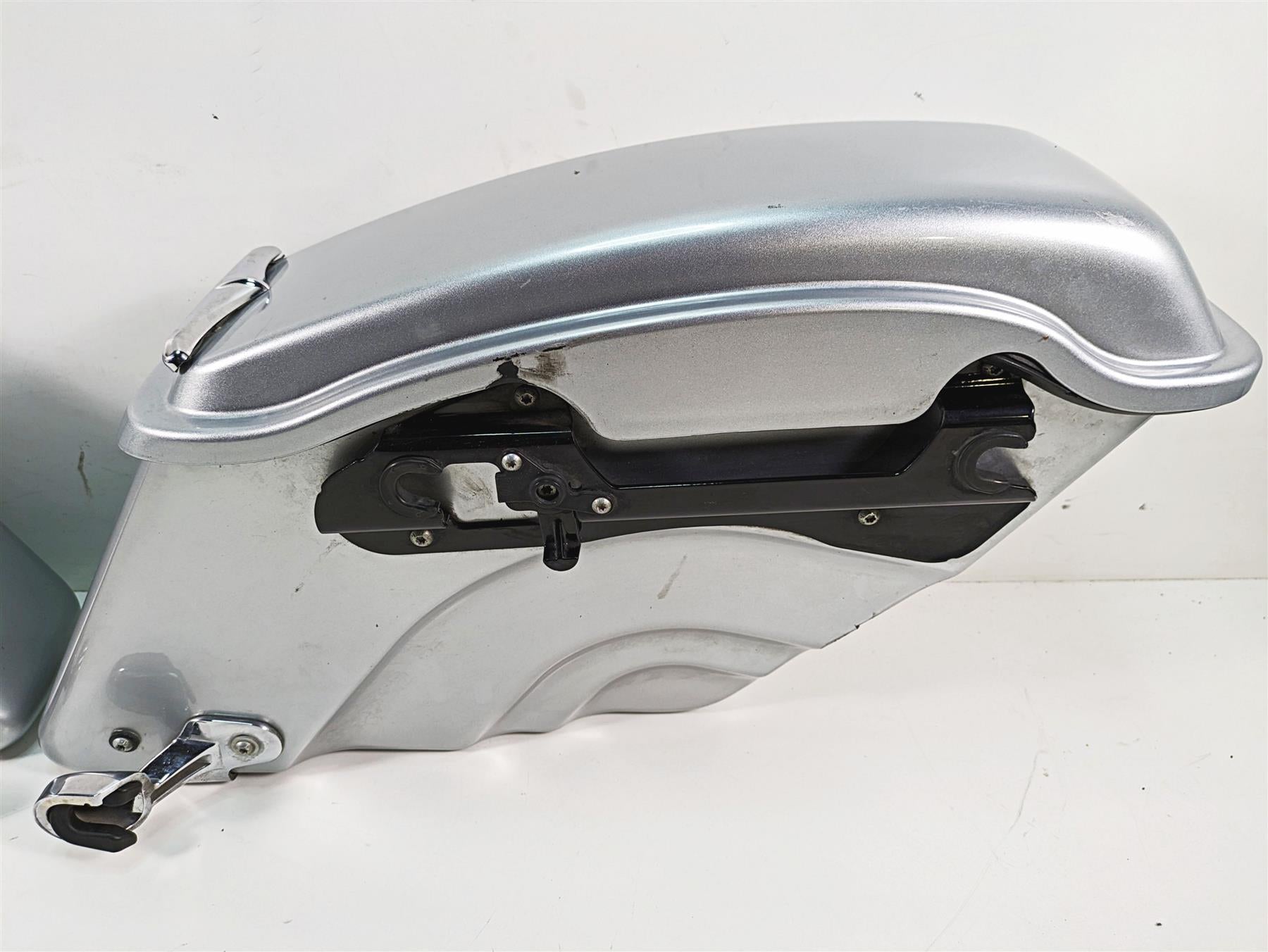 2012 Harley FLD Dyna Switchback Saddlebag Set Brilliant Silver