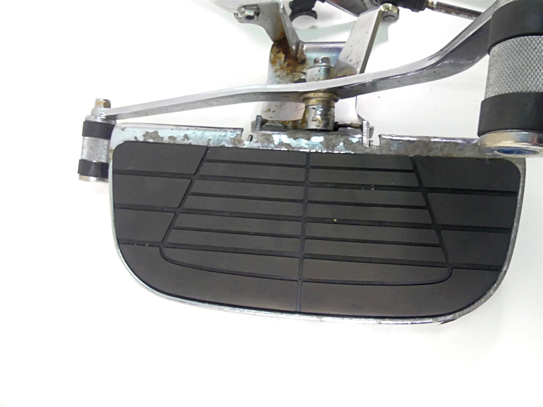 2002 Honda VTX1800 R Front L+R Floor Board Shifter Brake Pedal 50612-MCV-010 {{ shop.shopifyCountryName }} - Mototech271