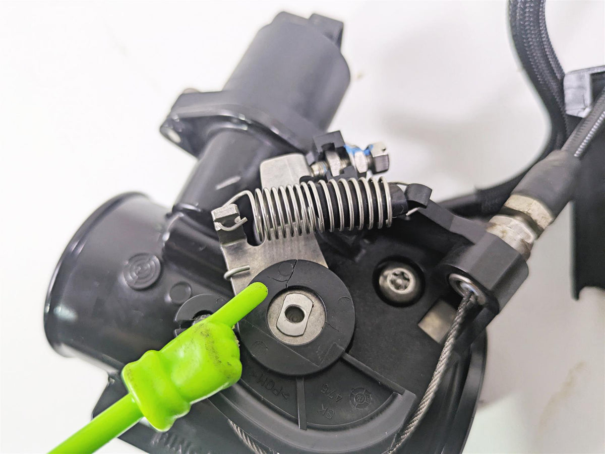 2010 BMW R1200GS K25 Throttle Body Set & Cables 13547705239 13547705240 {{ shop.shopifyCountryName }} - Mototech271