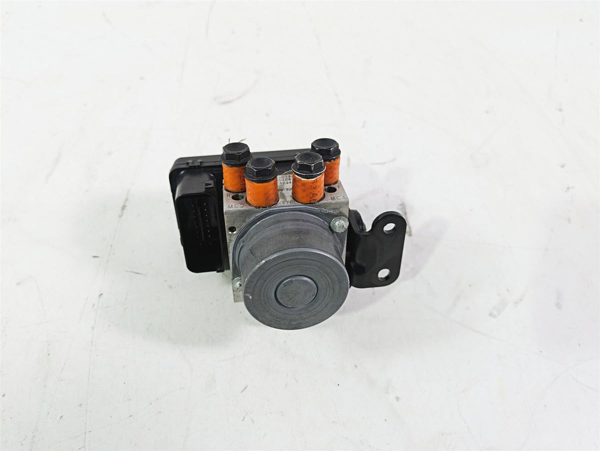 2018 Ducati Hypermotard 939 SP Abs Brake Pump Module Unit 54240402A {{ shop.shopifyCountryName }} - Mototech271