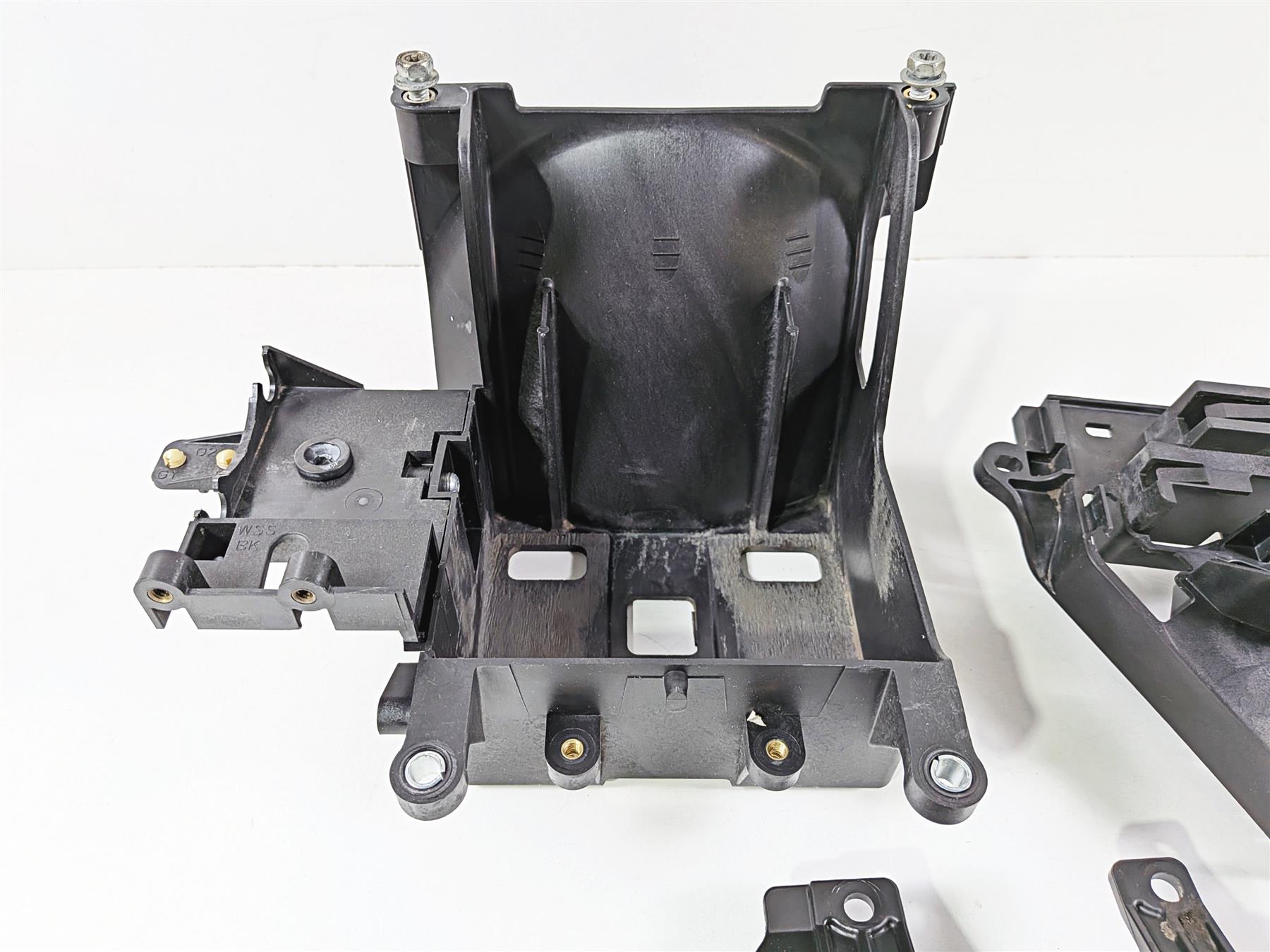 2014 Harley Touring FLHTK Electra Glide Battery & Electrical Holder 66000010A-Mototech271