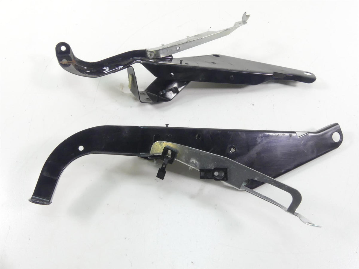 2009 Harley FLHTCU SE4 CVO E-Glide Front Fairing Mount Set - Read 58478-96B {{ shop.shopifyCountryName }} - Mototech271