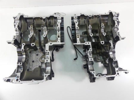 2020 Triumph Speed Triple RS 1050 Crank Case Crankcase Motor Piston T1162225 {{ shop.shopifyCountryName }} - Mototech271