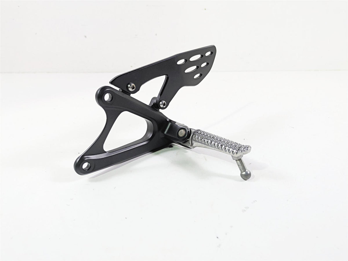 2014 Yamaha YZFR1 R1 RN22 Front Left Footpeg Foot Peg 14B-27442-10-00 {{ shop.shopifyCountryName }} - Mototech271