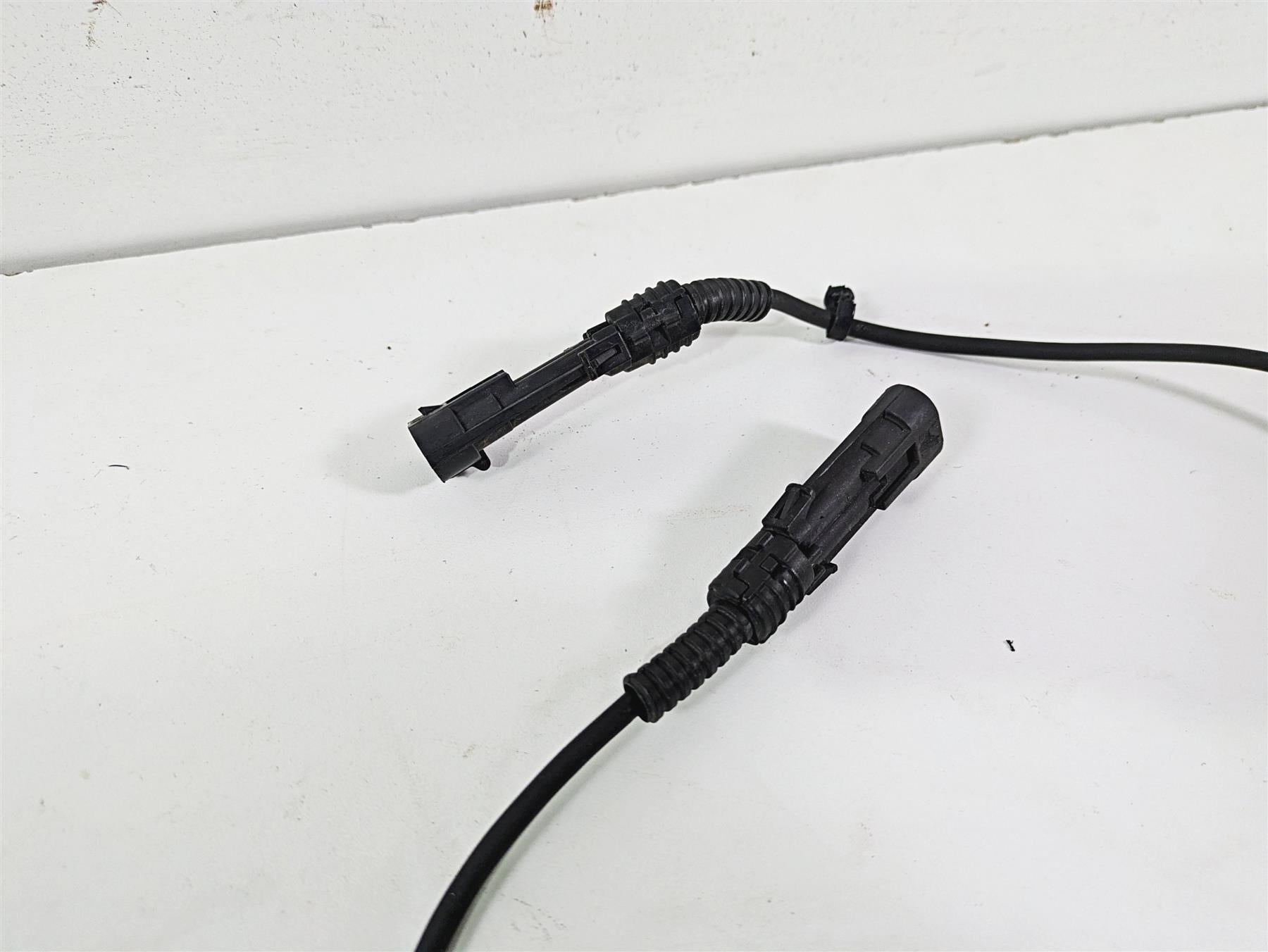 2016 Harley VRSCDX Night Rod Abs Brake Wheel Speed Sensor Set 40648-08 40652-08 {{ shop.shopifyCountryName }} - Mototech271