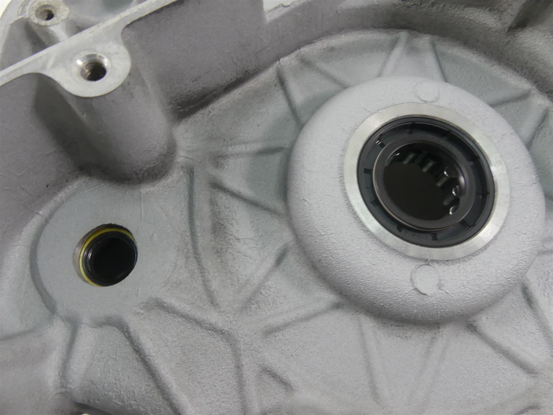2000 Harley Dyna FXR4 CVO Super Glide Inner Primary Drive Clutch Cover 60678-94 {{ shop.shopifyCountryName }} - Mototech271