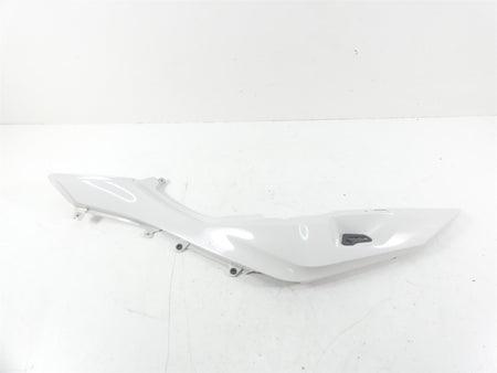2017 BMW R1200RT K52 Left Tail Side Fairing Cover Alpinweiss 46638533567 {{ shop.shopifyCountryName }} - Mototech271