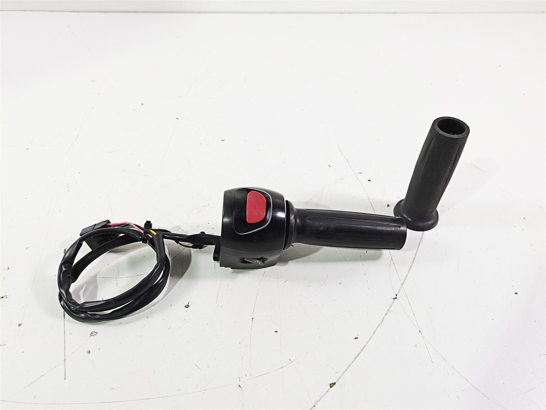 2012 Victory Cross Country Right Control Switch & Throttle 4011357 {{ shop.shopifyCountryName }} - Mototech271