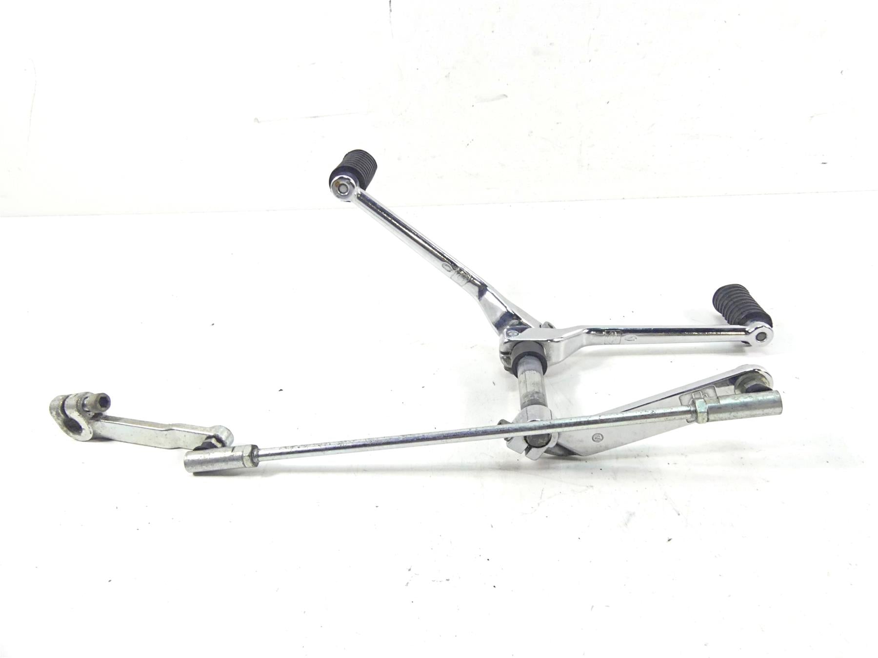 2004 Harley Touring FLHTCUI Electra Glide Shifter Shift Lever Set 33895-82E {{ shop.shopifyCountryName }} - Mototech271