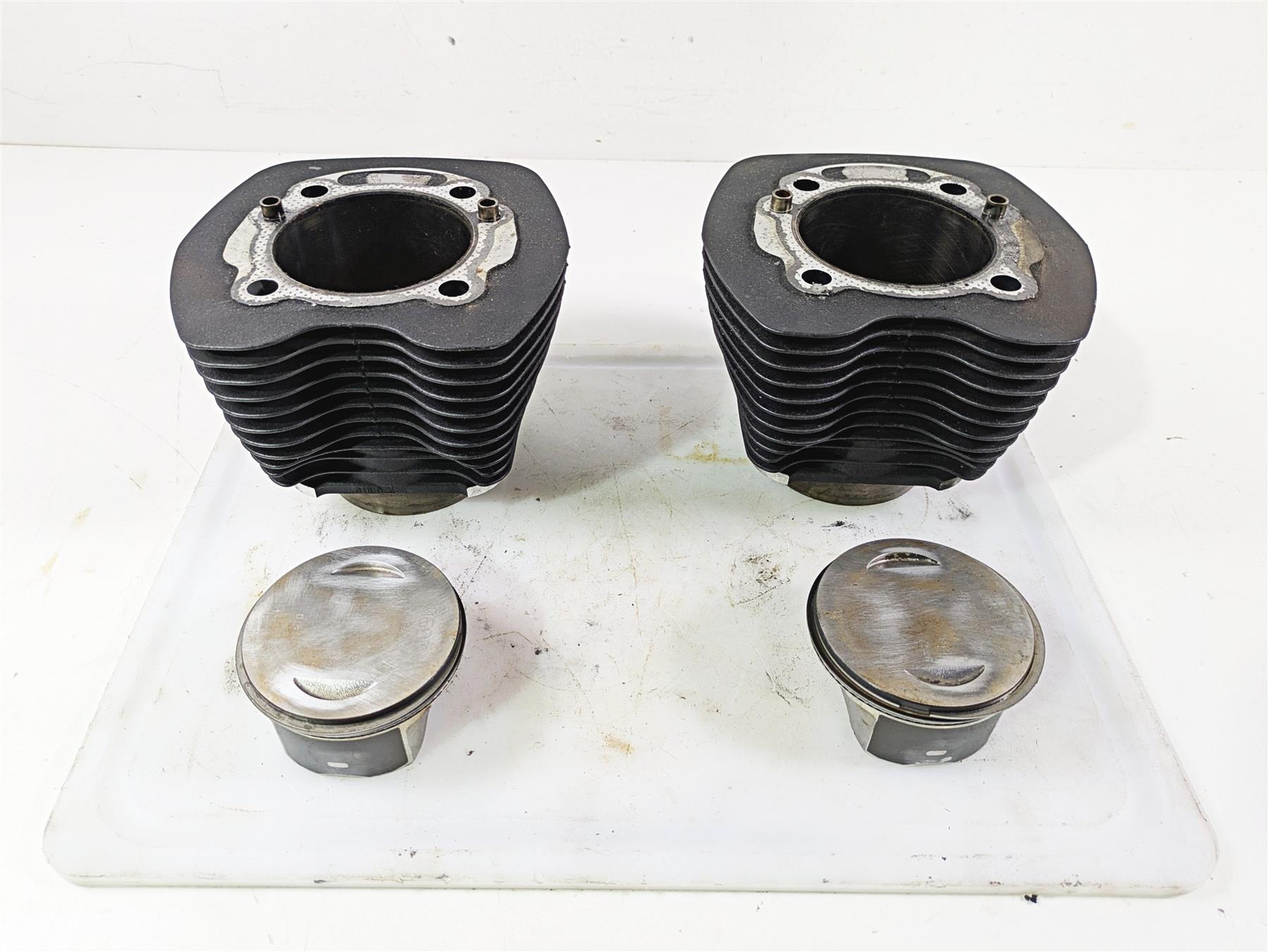 2015 Harley FXDF Dyna Fat Bob Jug Cylinder Piston Set 103 16800003A