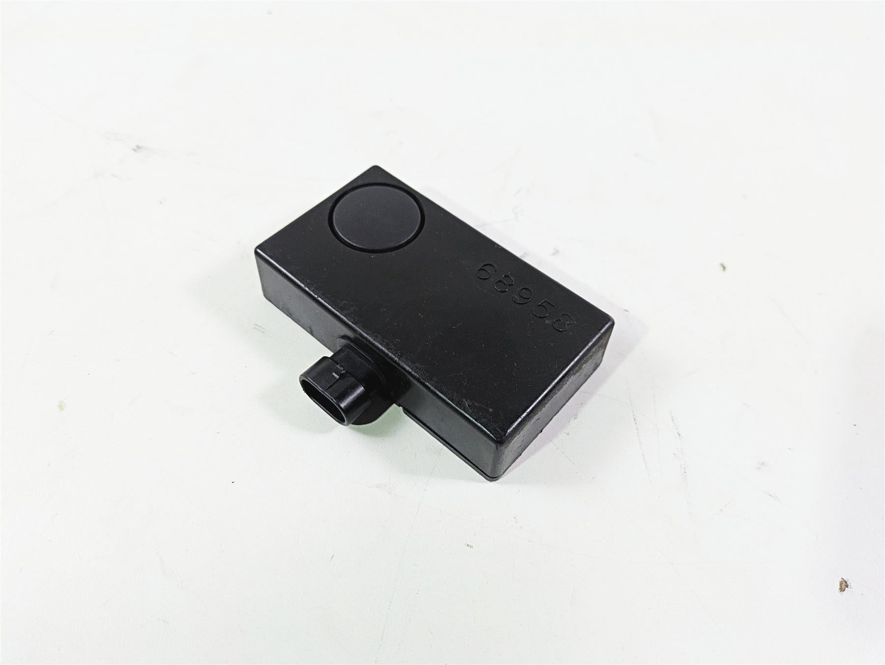 2001 Harley Touring FLHX Street Glide Alarm Siren Module Control Box 68958-00 {{ shop.shopifyCountryName }} - Mototech271