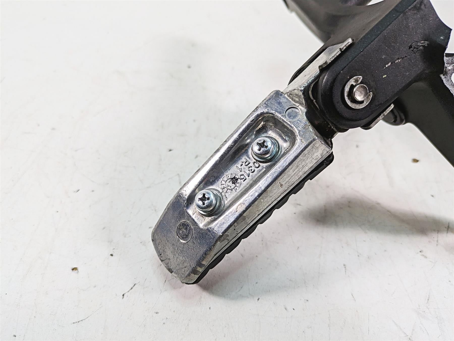 2018 Kawasaki ZX1002 Ninja H2 SX Right Passenger Foot Peg - Read 35063-1421-46R {{ shop.shopifyCountryName }} - Mototech271
