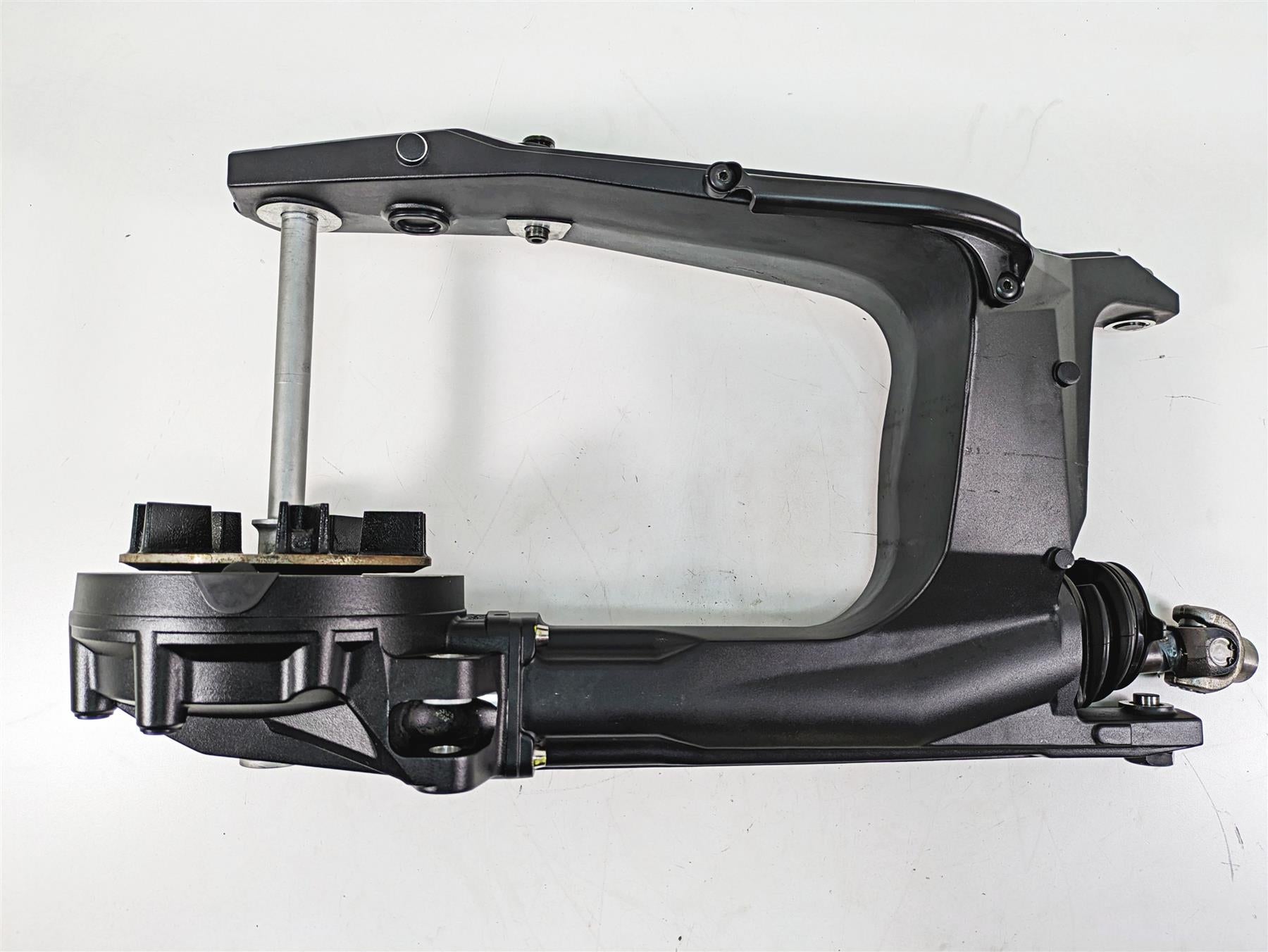 2020 Moto Guzzi V85 TT Adventure Differential Drive Shaft Swingarm Set 2B004678 {{ shop.shopifyCountryName }} - Mototech271