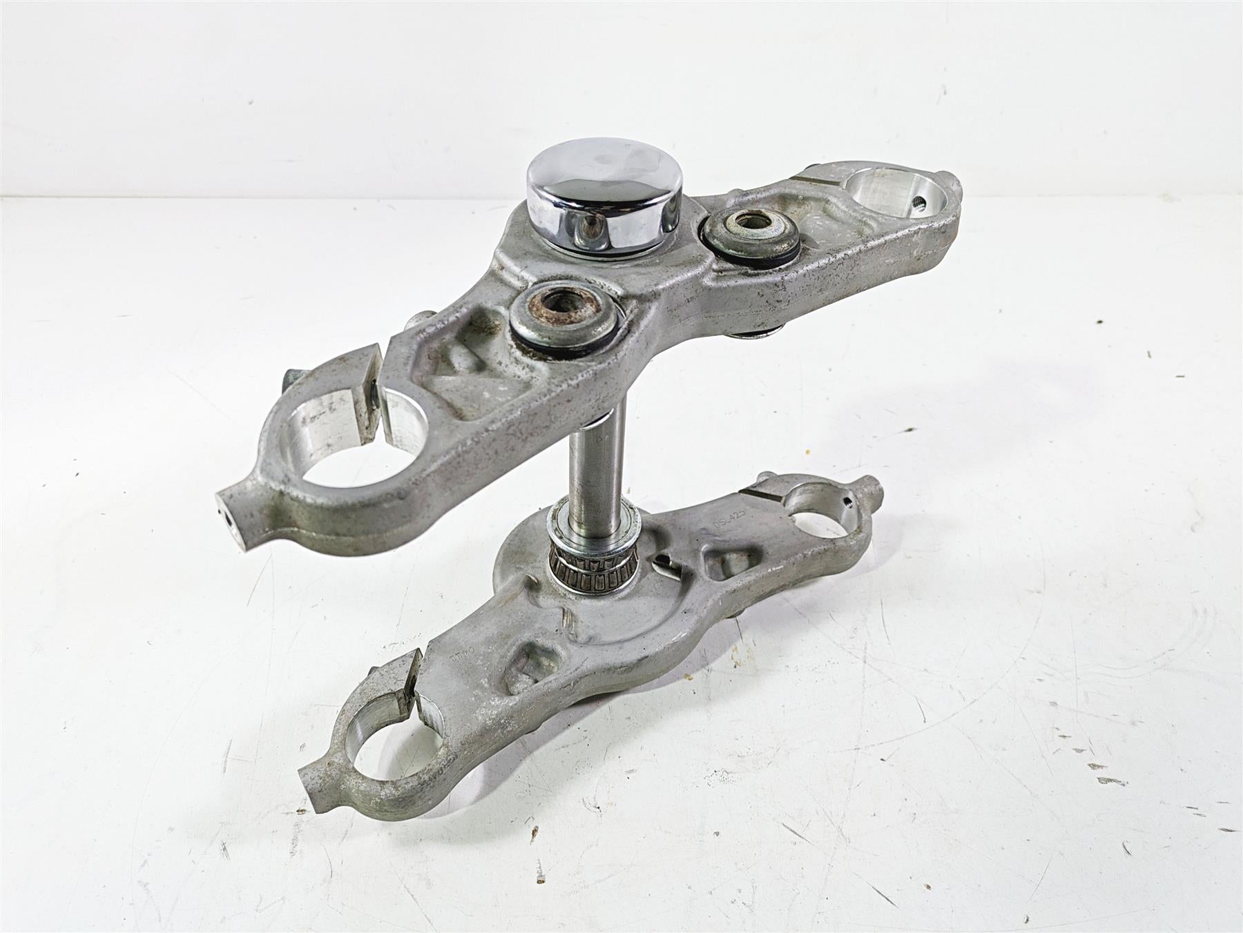 2012 Harley FLD Dyna Switchback Upper Lower Triple Tree 41mm READ 45900025 {{ shop.shopifyCountryName }} - Mototech271