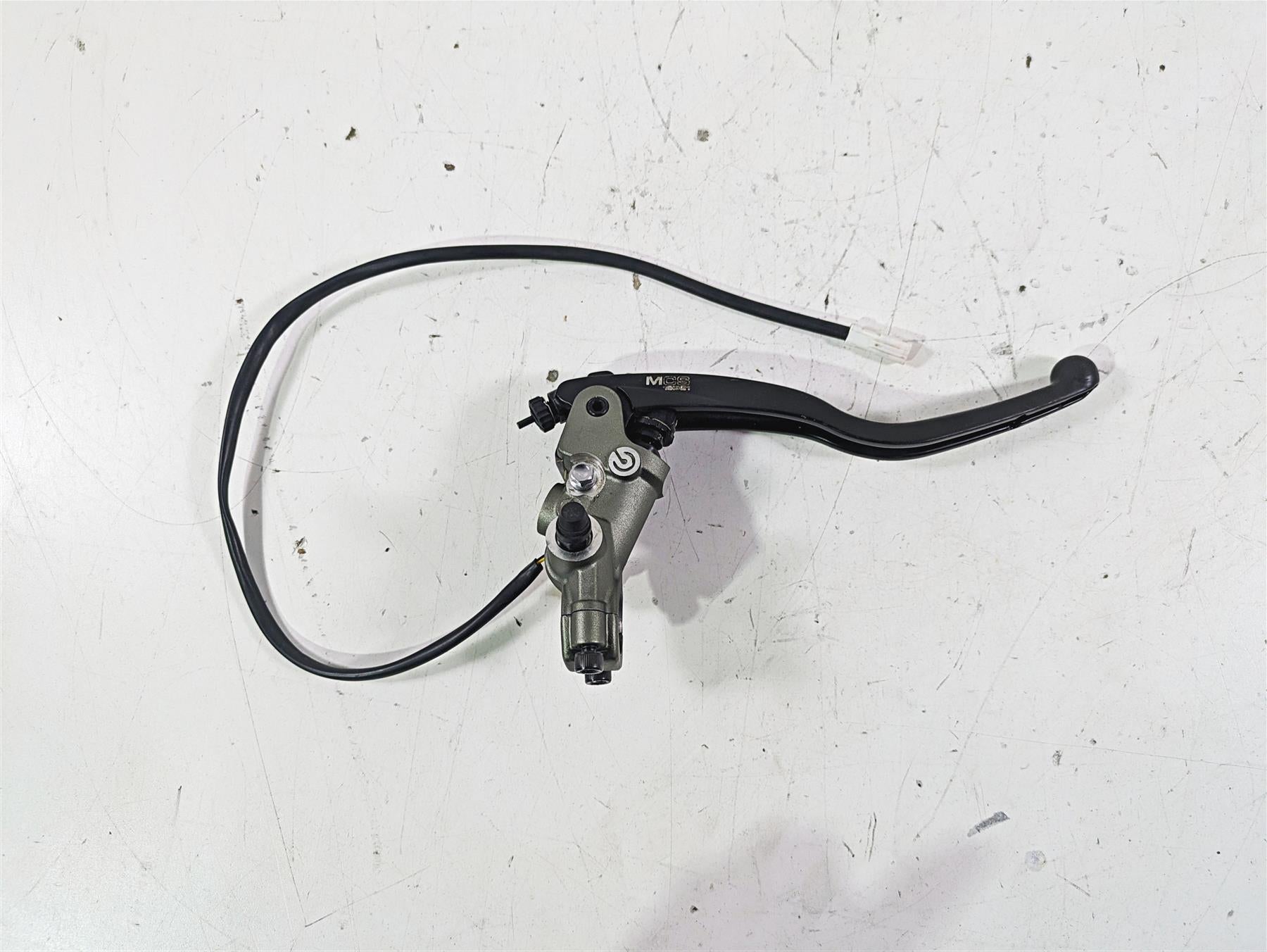 2023 Triumph Street Triple 765 RS Front Radial Brake Master Cylinder T2024898 {{ shop.shopifyCountryName }} - Mototech271