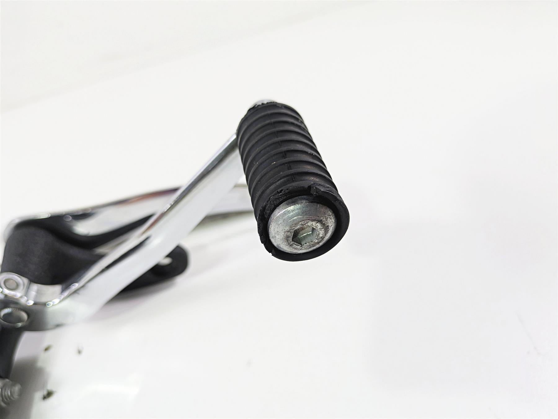 2014 Harley FXDF Dyna Fat Bob Left Front Forward Foot Control Set 33693-03 {{ shop.shopifyCountryName }} - Mototech271