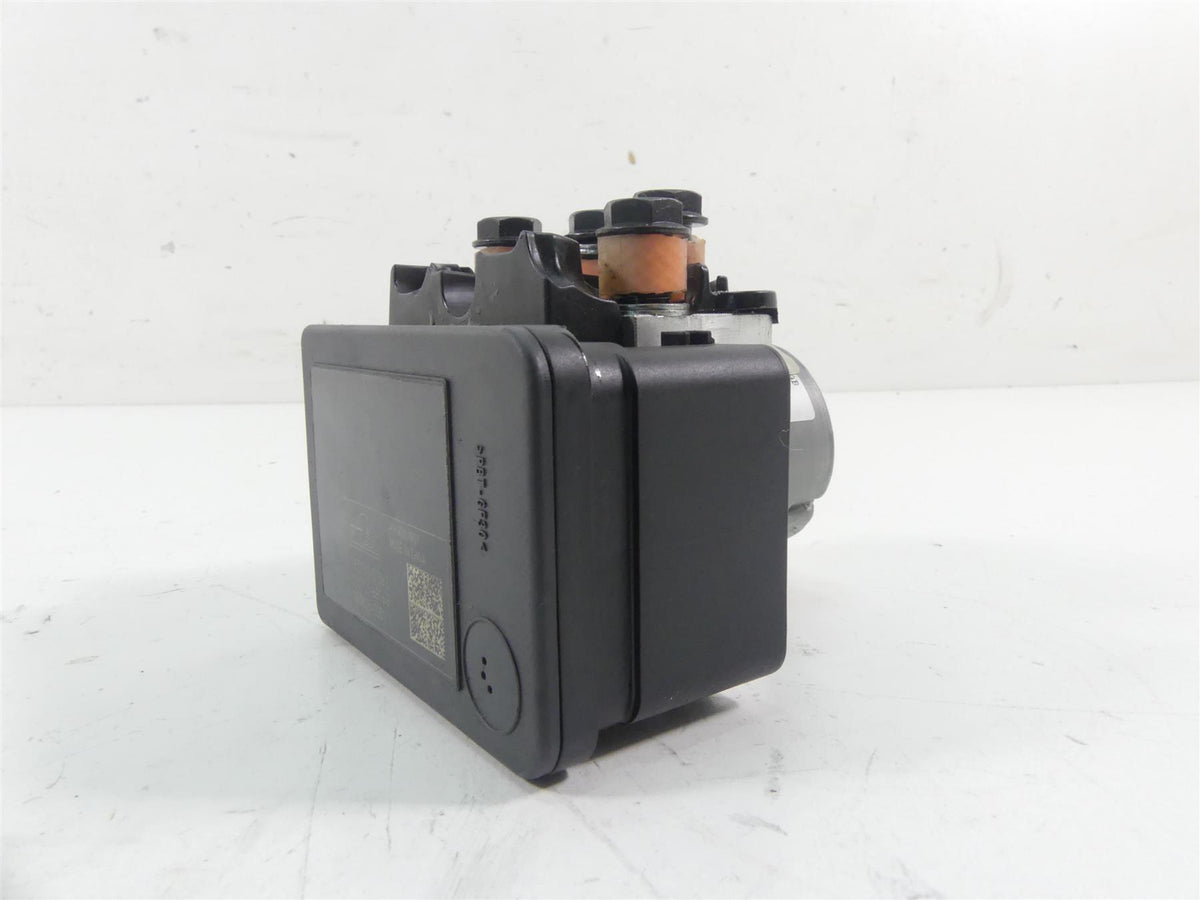 2017 Triumph Thruxton 1200R Abs Brake Pump Module Unit T2021931 {{ shop.shopifyCountryName }} - Mototech271