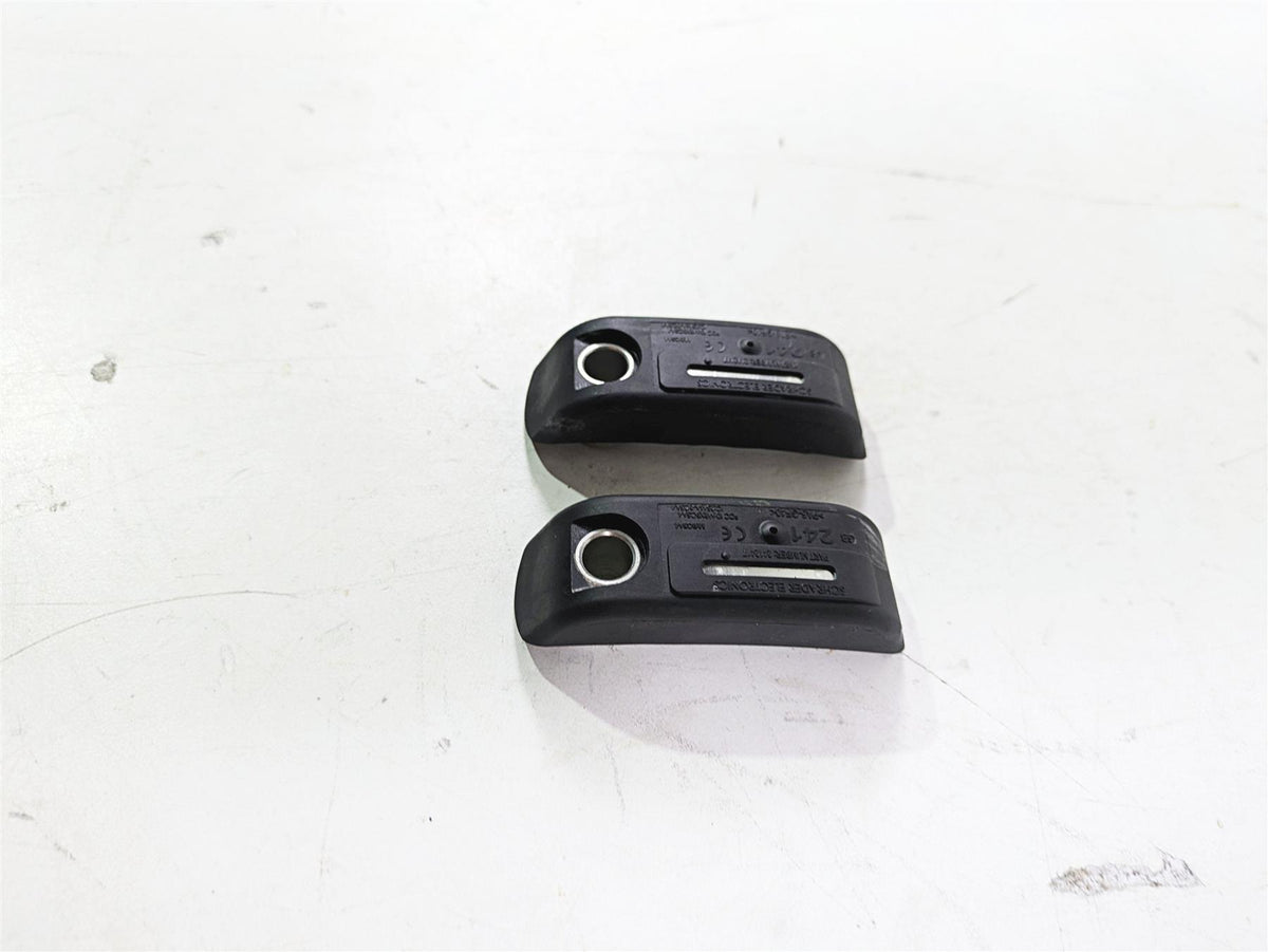 2018 Indian Chieftain Limited Tire Pressure Sensor Set 2412417 {{ shop.shopifyCountryName }} - Mototech271