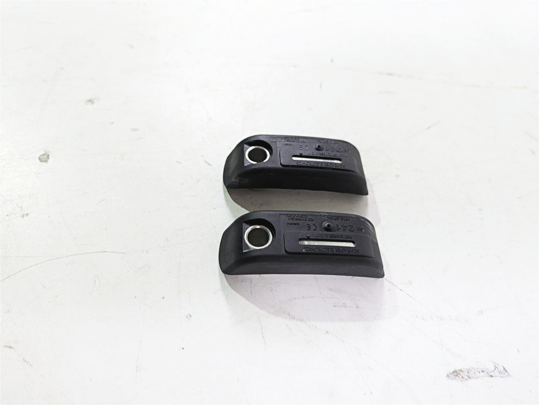 2018 Indian Chieftain Limited Tire Pressure Sensor Set 2412417 {{ shop.shopifyCountryName }} - Mototech271