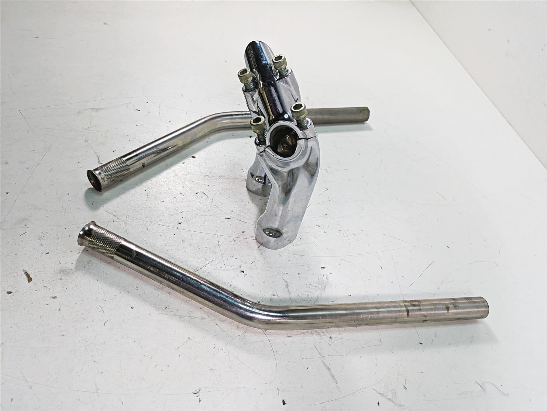 2009 Harley FXCWC Softail Rocker C Handlebars & Riser Set 56103-08 55992-08 {{ shop.shopifyCountryName }} - Mototech271