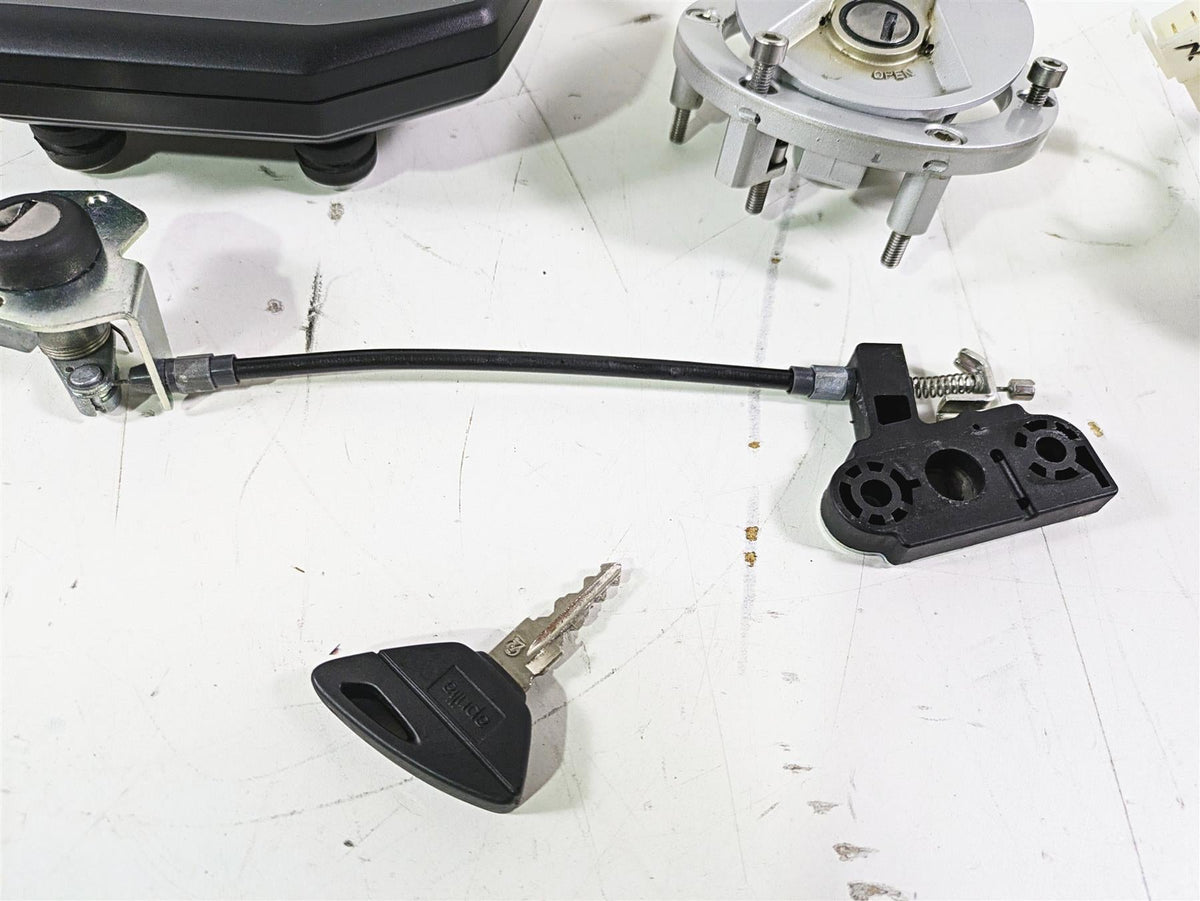 2021 Aprilia RS660 Cdi Ecm Speedo Ignition Switch Key Set 2K 2D000554 CM301806 {{ shop.shopifyCountryName }} - Mototech271