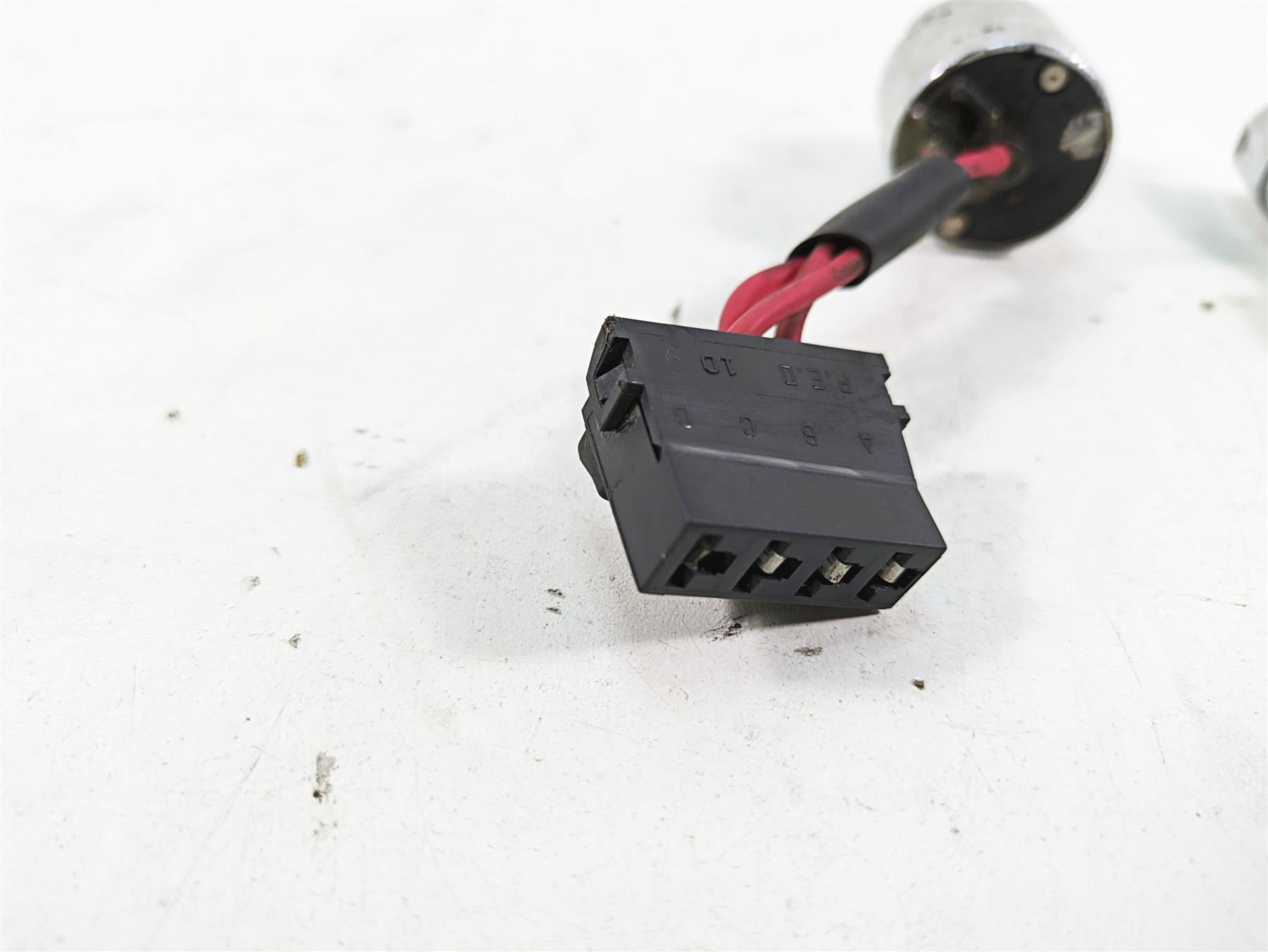 2005 Harley Dyna FXDL Low Rider Ignition Switch Key Lock Set 71476-95 {{ shop.shopifyCountryName }} - Mototech271