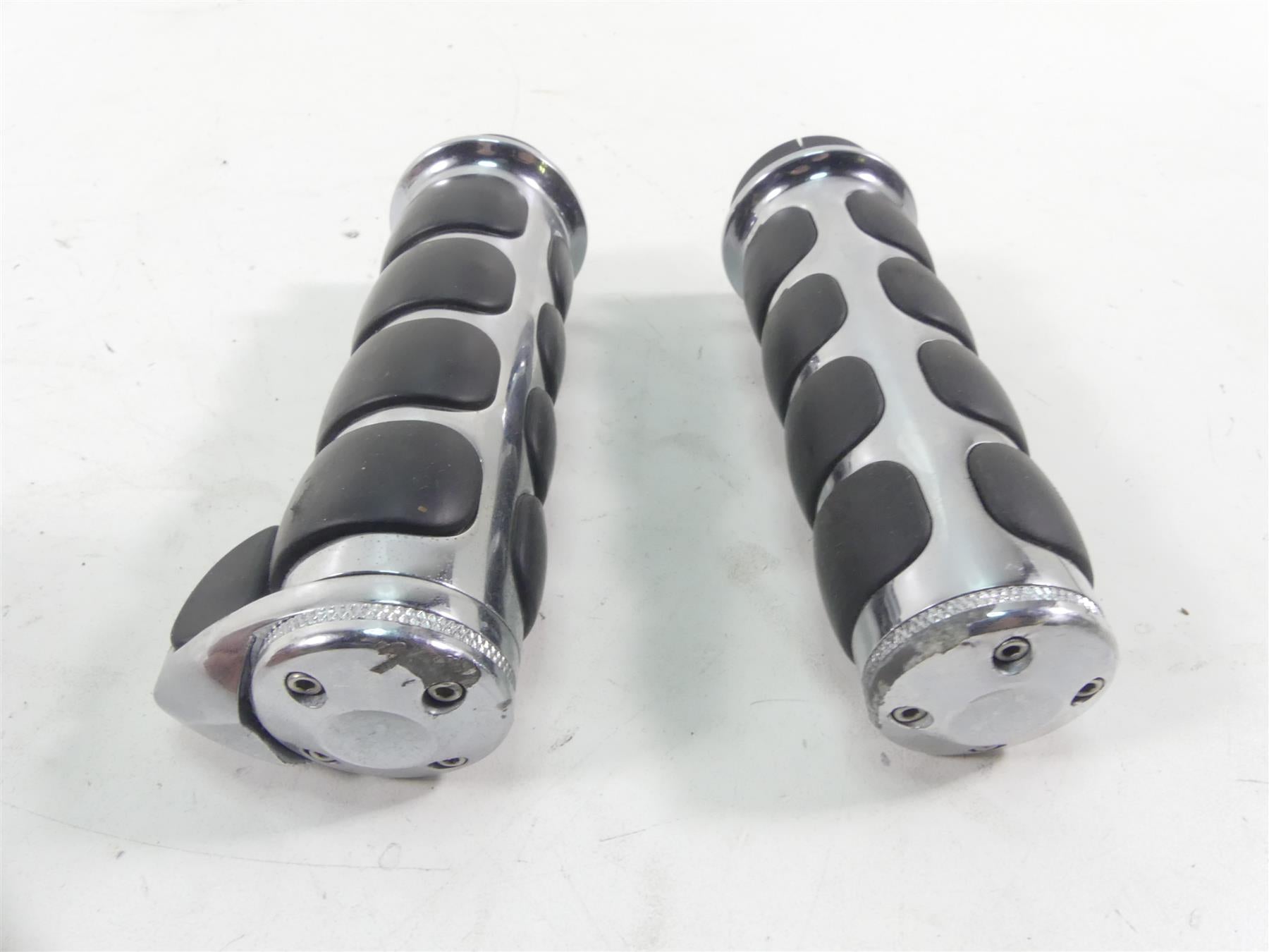 2012 Harley Touring FLHX Street Glide Fly Ride By Wire Chrome Hand Grip Set {{ shop.shopifyCountryName }} - Mototech271