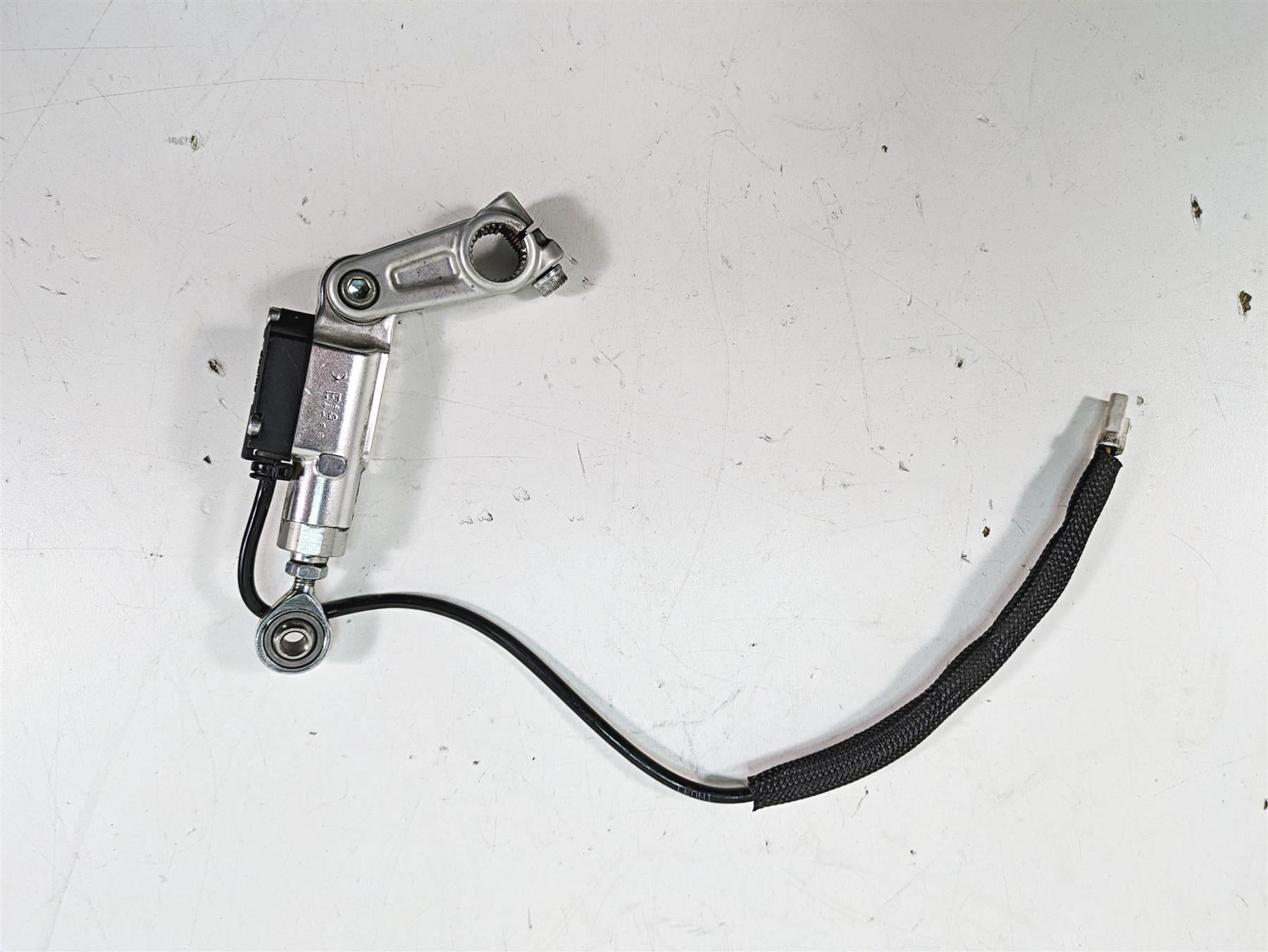 2020 Ducati Hypermotard 950 SP Quickshifter Quick Gear Shifter 55215494B {{ shop.shopifyCountryName }} - Mototech271