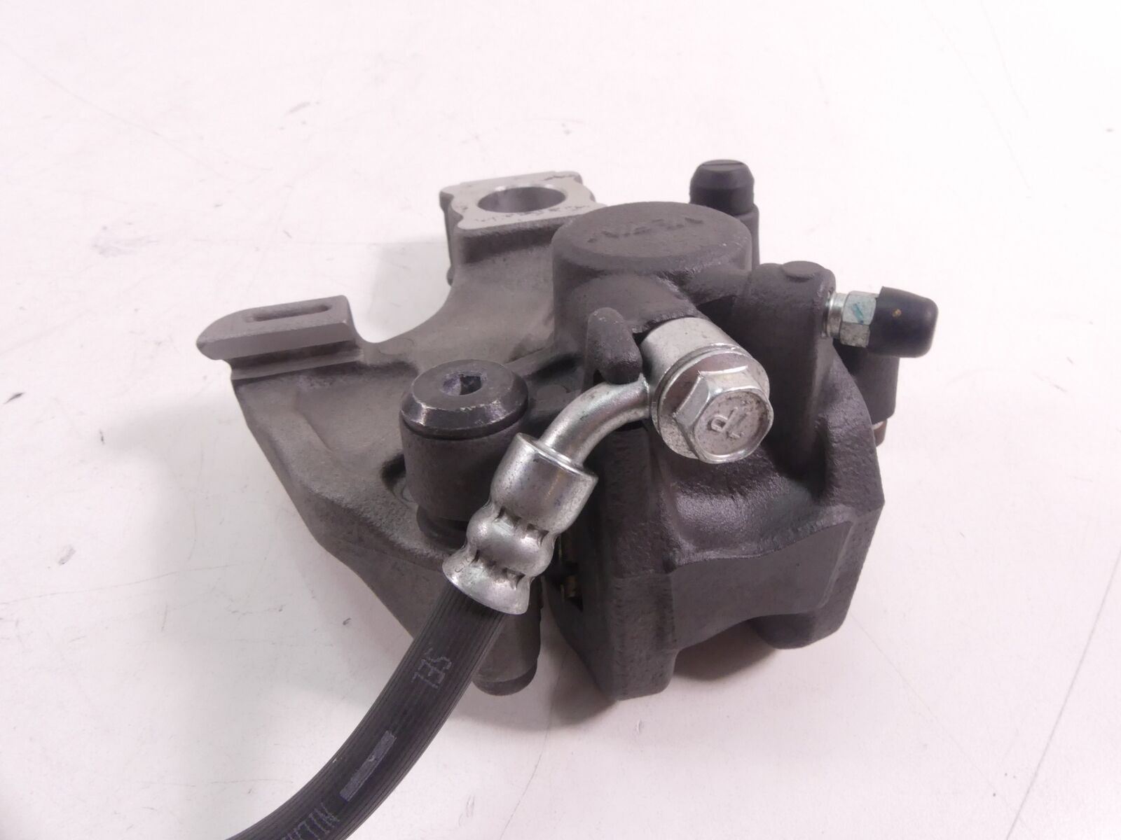 2018 Suzuki GSXR750 Rear Nissin Brake Caliper + Mount & Line 69100-47H10-999 {{ shop.shopifyCountryName }} - Mototech271