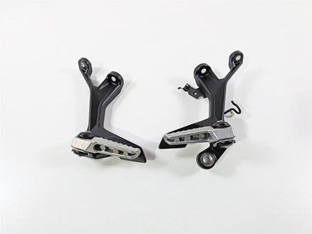 2024 Kawasaki EX500 Ninja 40th An. Rear Passenger Foot Peg 35063-1408 35063-1409 {{ shop.shopifyCountryName }} - Mototech271