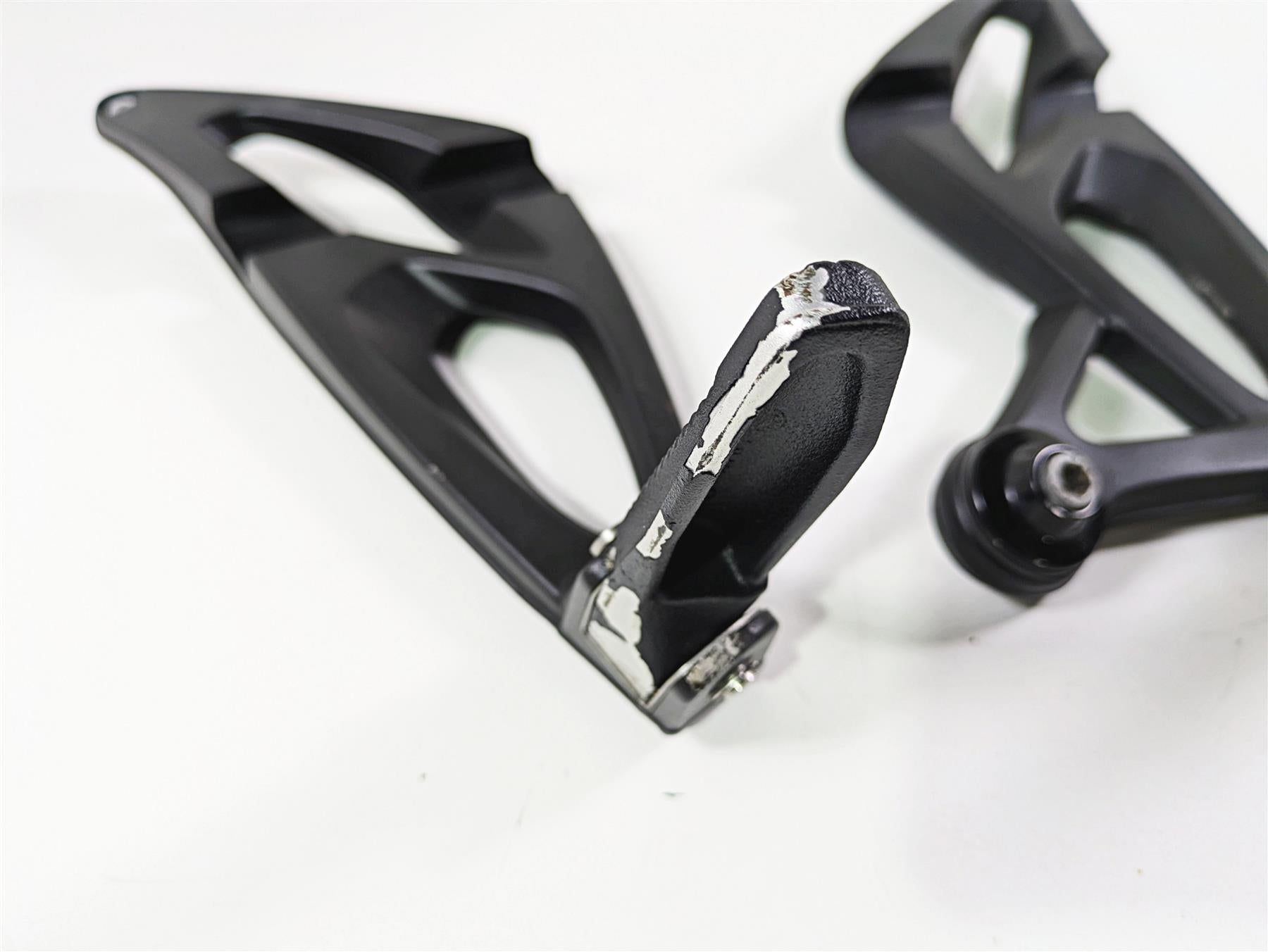 2014 BMW K1300S K40 Passenger Footpeg Foot Peg Set 46717715783 46717715784 {{ shop.shopifyCountryName }} - Mototech271