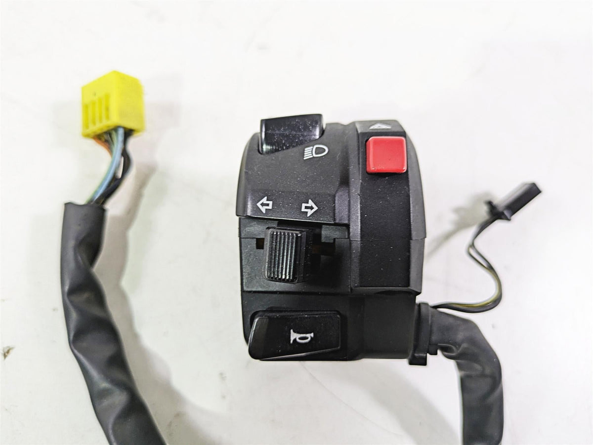 2008 Suzuki GSXR600 Left Hand Light Blinker Horn Control Switch 37400-37H13 {{ shop.shopifyCountryName }} - Mototech271