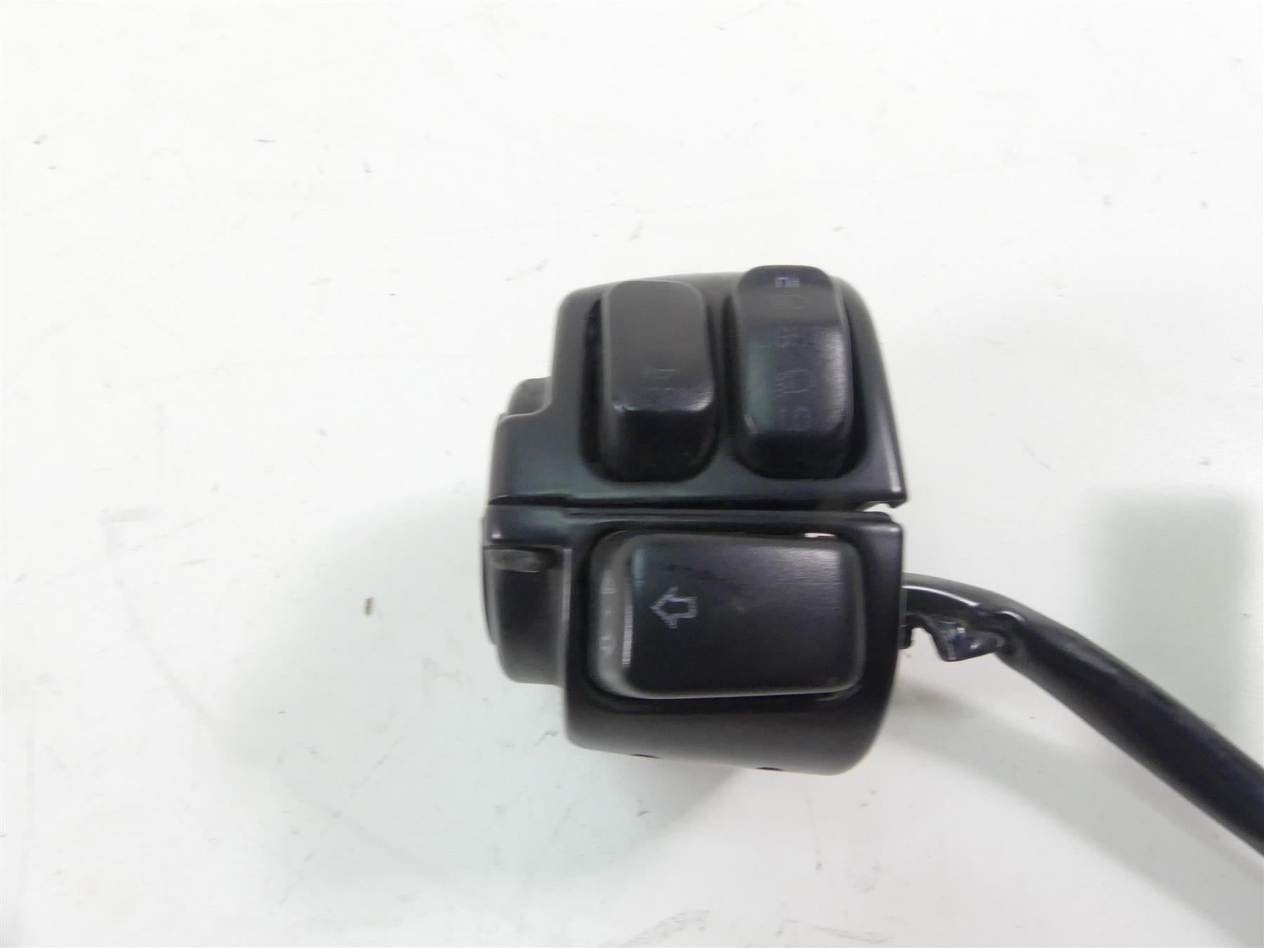 2009 Harley FXDL Dyna Low Rider Left Hand Light Blinker Control Switch 71682-06A {{ shop.shopifyCountryName }} - Mototech271