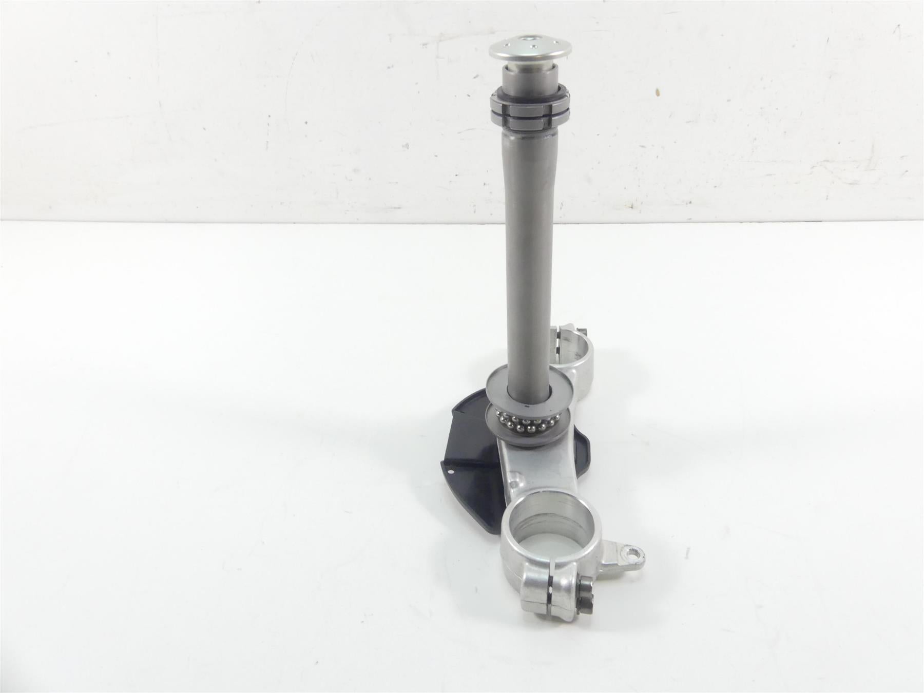 2016 BMW S1000XR K49 Lower Triple Tree Steering Clamp 31428552900 {{ shop.shopifyCountryName }} - Mototech271