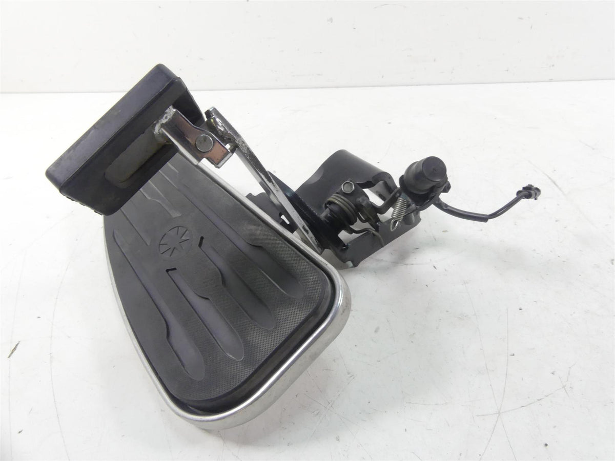 2002 Yamaha XVS1100 V-Star Right Footboard + Brake Pedal Set 5KS-27420-00-00 {{ shop.shopifyCountryName }} - Mototech271