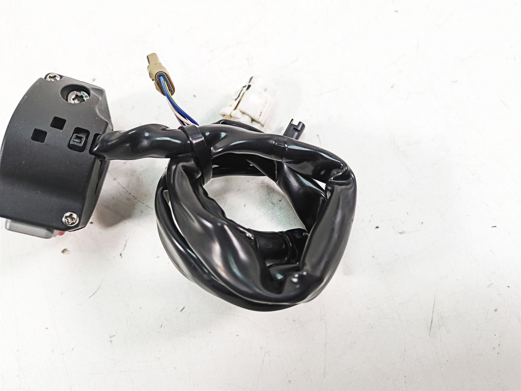 2020 KTM 1290 Super Adventure R Right Hand Start Stop Control Switch 61411174100 {{ shop.shopifyCountryName }} - Mototech271