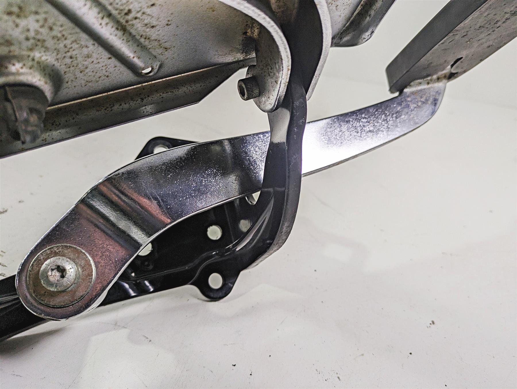 2003 Harley FLSTC Softail Heritage 100th Front Right Floorboard Set 50600026 {{ shop.shopifyCountryName }} - Mototech271
