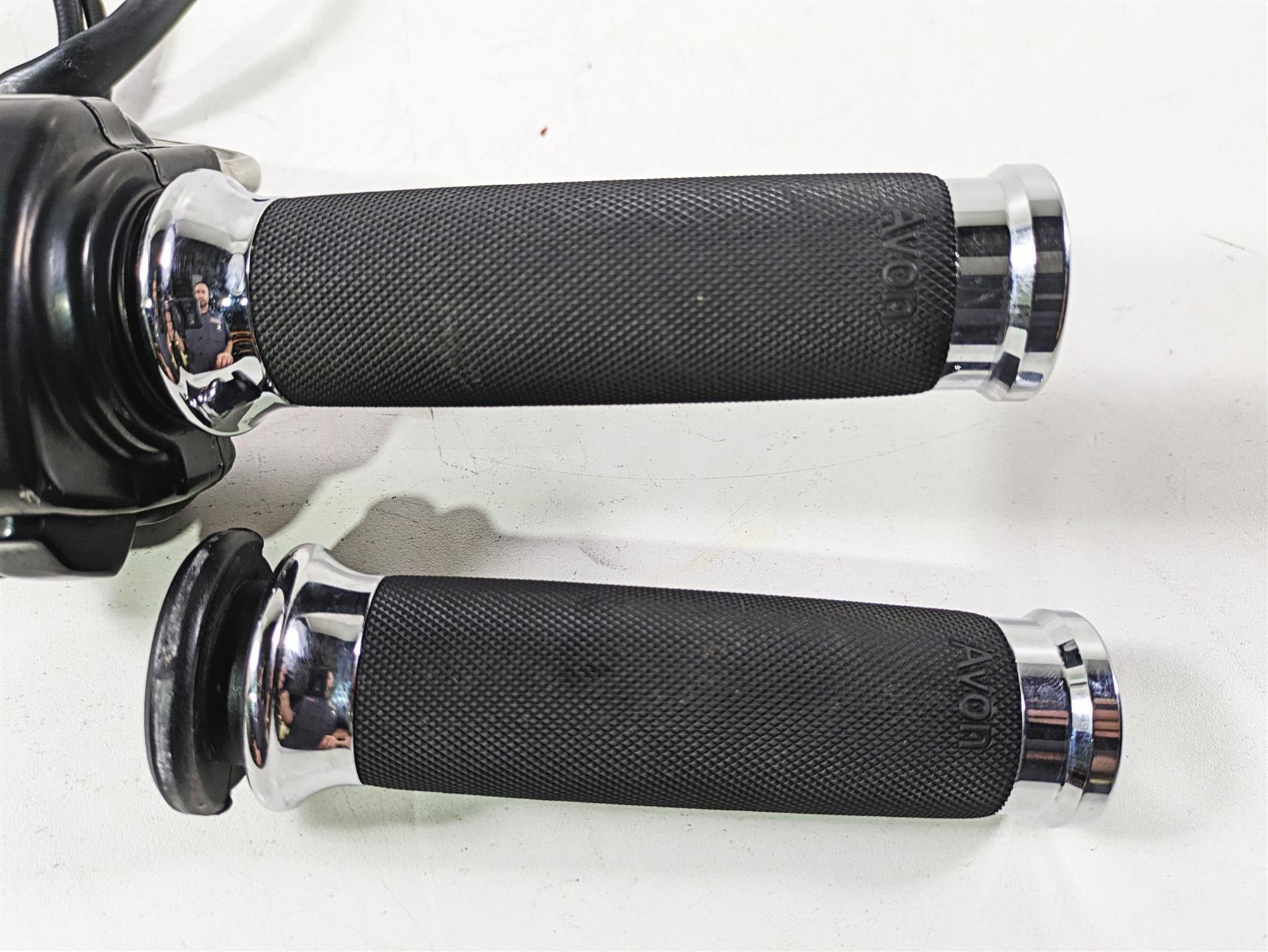 2003 Harley FLSTC Softail Heritage 100th Right Hand Control Switch 71684-06A {{ shop.shopifyCountryName }} - Mototech271