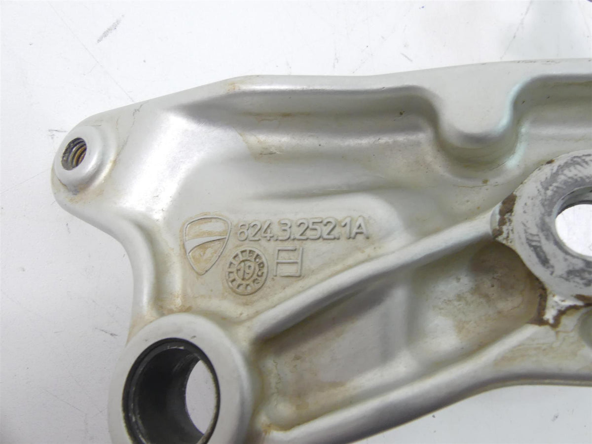 2020 Ducati Multistrada 1260 Enduro Right Front Footpeg & Brake Pedal 82422892AA {{ shop.shopifyCountryName }} - Mototech271