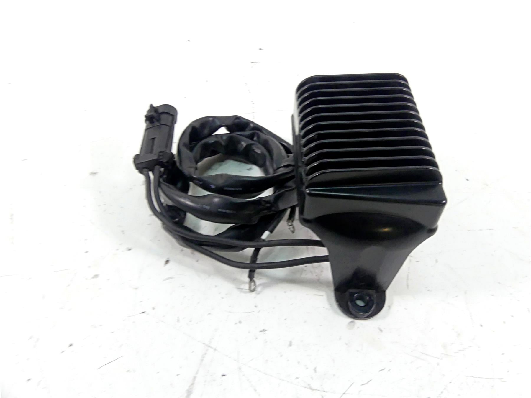 2002 Harley Touring FLHTC Electra Glide Rectifier Voltage Regulator 74505-02 {{ shop.shopifyCountryName }} - Mototech271