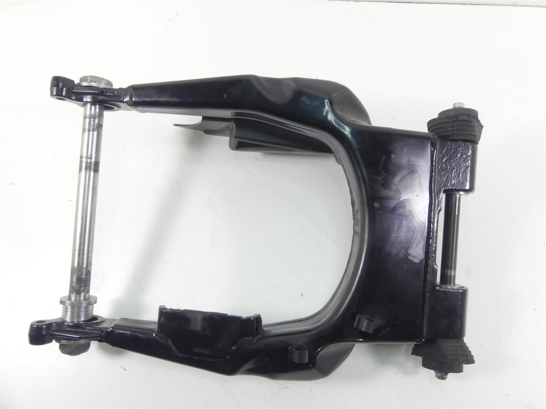 2013 Harley Touring FLTRX Road Glide Rear Swing Arm Swingarm + Axle 47549-09A {{ shop.shopifyCountryName }} - Mototech271