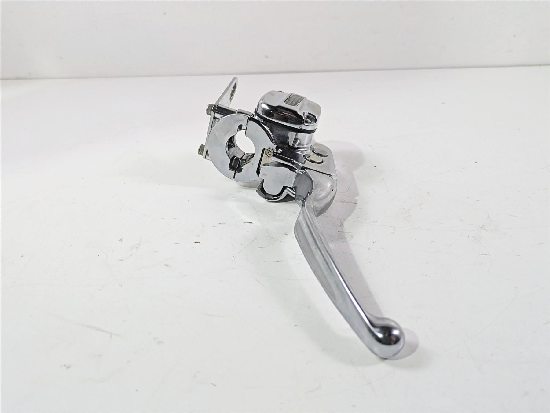 2010 Harley Touring FLHXSE CVO Street Glide Front Brake Master Cylinder 42102-08 {{ shop.shopifyCountryName }} - Mototech271